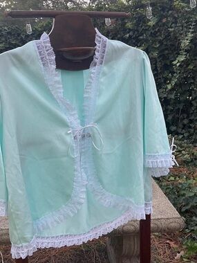 Vintage Bed Jacket Mint Green Lace-Trim Tie-Front bow